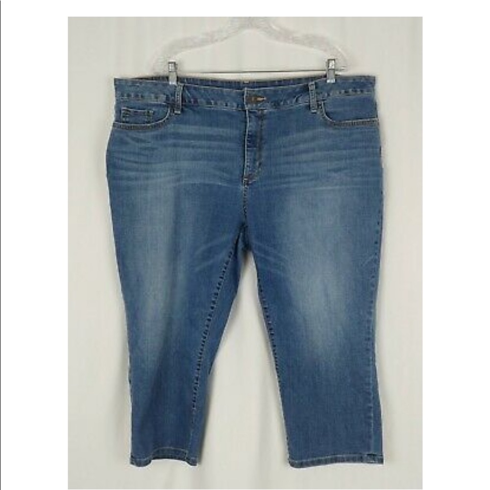 Saint John's Bay Women’s Capri Length Denim Jeans